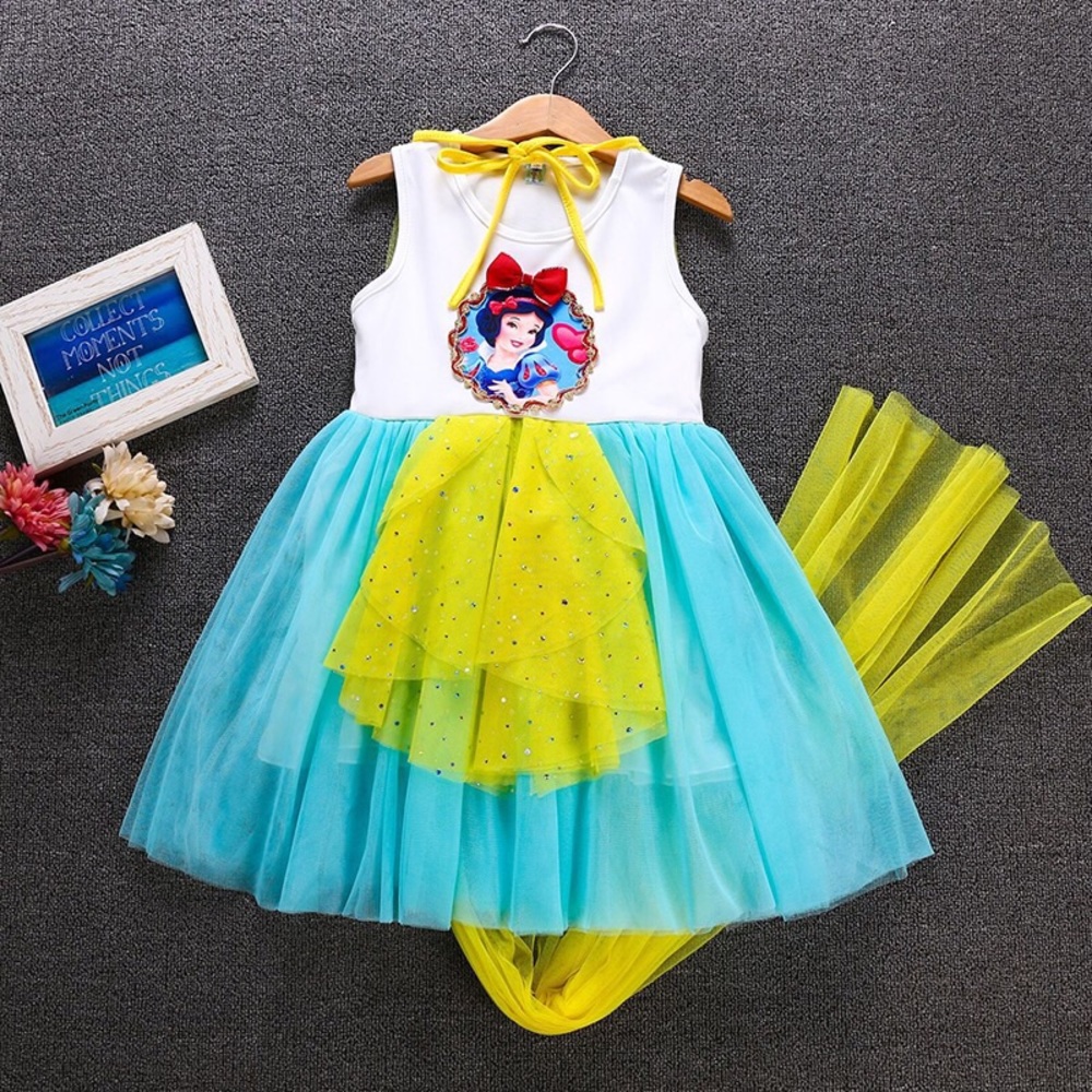 Girls Snow White Dress & Veil